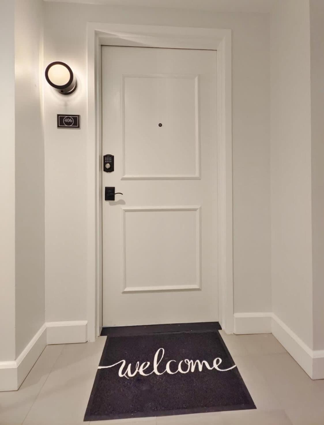 Fun Cozy Apts - 1 25 Mile Walk To Tiaa Bnk Fld Jacksonville Exteriör bild
