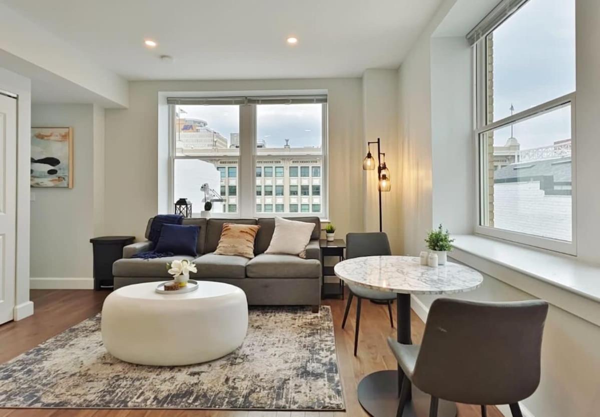 Fun Cozy Apts - 1 25 Mile Walk To Tiaa Bnk Fld Jacksonville Exteriör bild